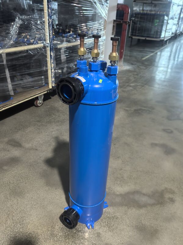 Vertikaler Poolwärmetauscher MHTA-1.5 mit Titanrohr TA1 und langlebiger Rohrstruktur in PVC-Schalen für Poolheizungssysteme