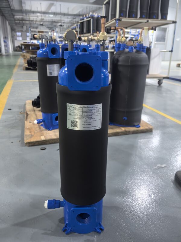 Vertikal installierter Meerwasser-Wärmetauscher MHTA-15-Gerät für effektive Kühlung in maritimen und industriellen Umgebungen