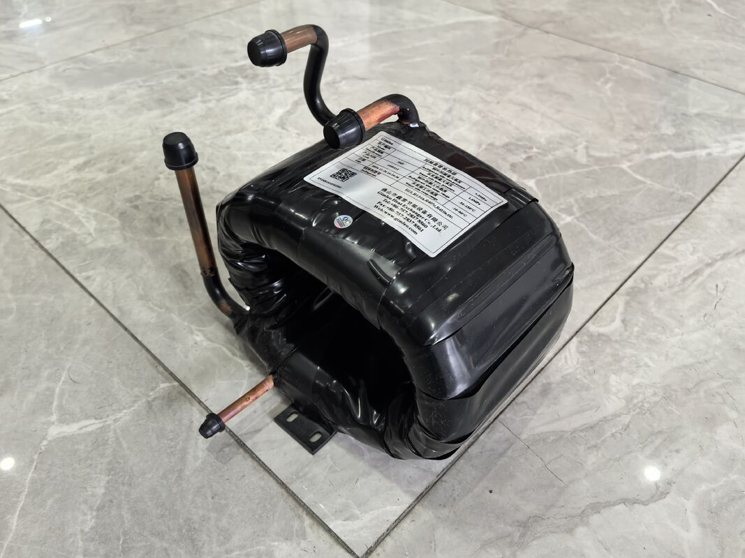 Wasserdruck 1,0 MPa Koaxialer Wärmetauscher bietet eine Rohrwandstärke von 1,2 bis 2,0 mm und eine vertikale oder horizontale Installationsrichtung für die Kühlung