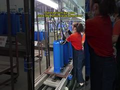 Injizieren Sie Heliumgas und starten Sie die Helium-Lecksuche